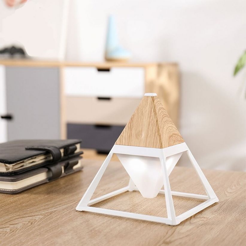 Lampe led sans fil pyramide blanche - Lux et Déco, Centre de table